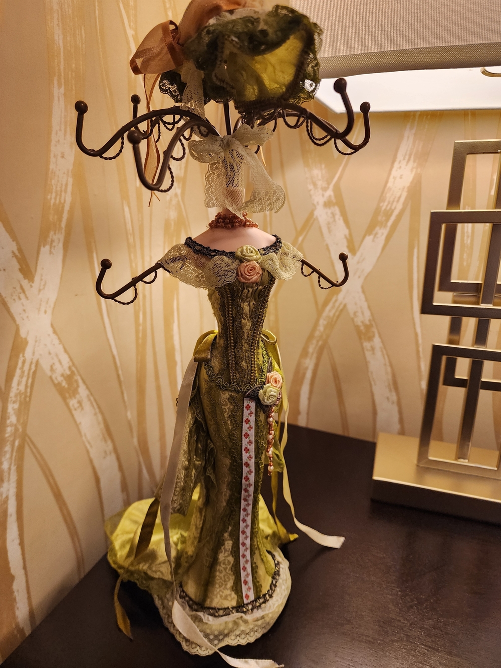 Green Victorian-Style Dress Form Jewelry Stand